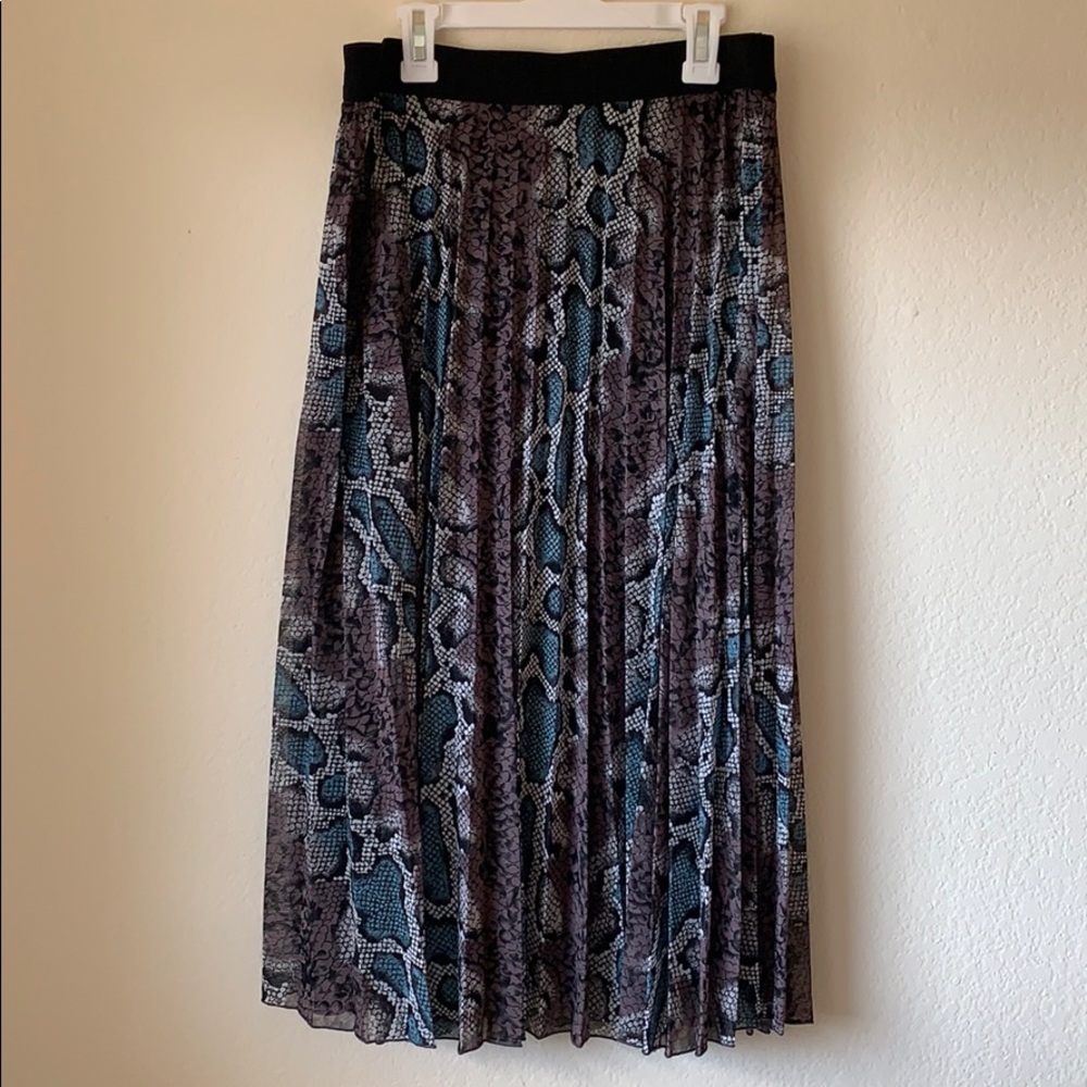 Know.one.cares skirt. Size m(l)